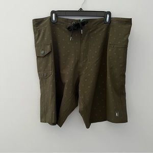 Linksoul Shorts Mens 38 Green Logo Board Shorts Swimming Ocean Beach Outdoor